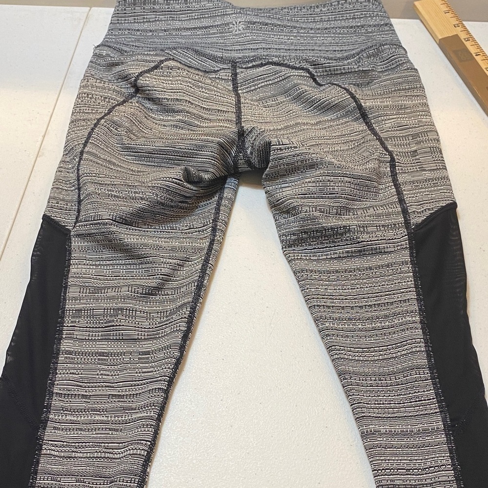 Athleta Monochrome Patterned Leggings - Picture 7 of 9